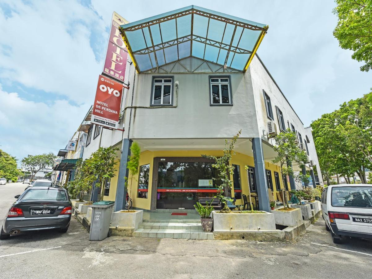 Oyo44036佩尔达纳酒店 峇株巴辖 外观 照片